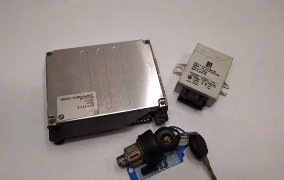 BMW 5 E39 Engine ECU kit and lock set 1711648 12141711648 61358374945