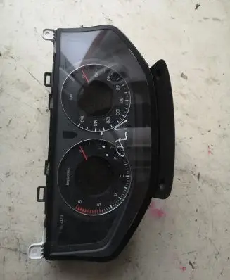 Volvo V70 Speedometer (instrument cluster) 31254540AA