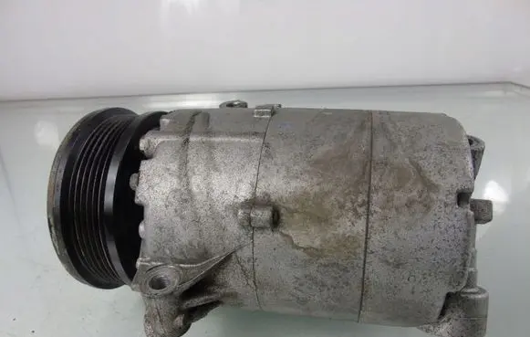 Volvo V70 Air conditioning (A/C) compressor (pump) 31393051