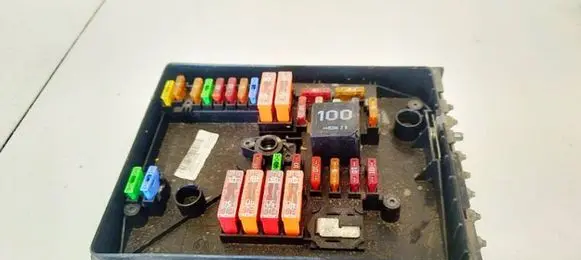 Skoda Octavia Mk2 (1Z) Fuse box set 1K0937125 017183071