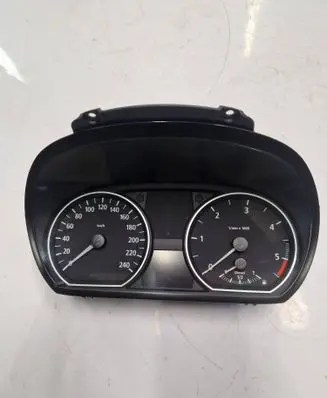 BMW 1 E81 E87 Speedometer (instrument cluster) 6947136 1024952