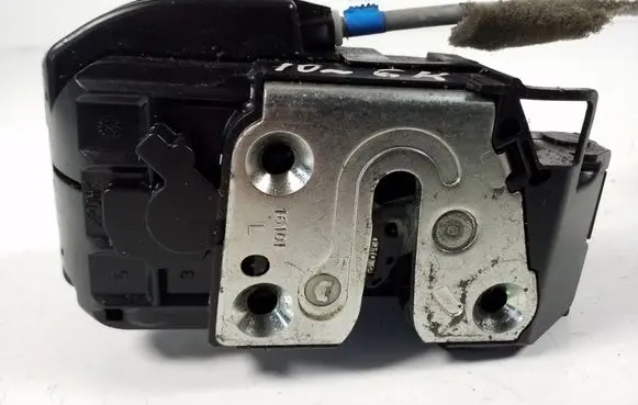 Nissan Navara Rear door lock 