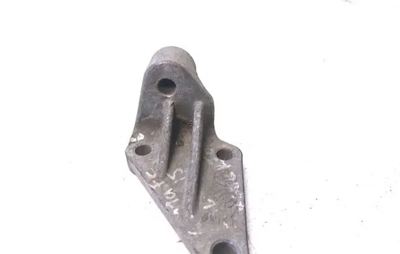 Hyundai Santa Fe Rear differential/diff mount bracket 