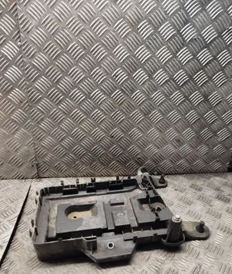 Volkswagen Caddy Battery tray 1k0915333