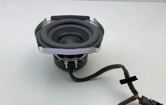 Audi Q7 4M Subwoofer speaker 3611110010 F63503130X3 6111100001
