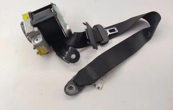 Lexus IS 220D-250-350 Front seatbelt