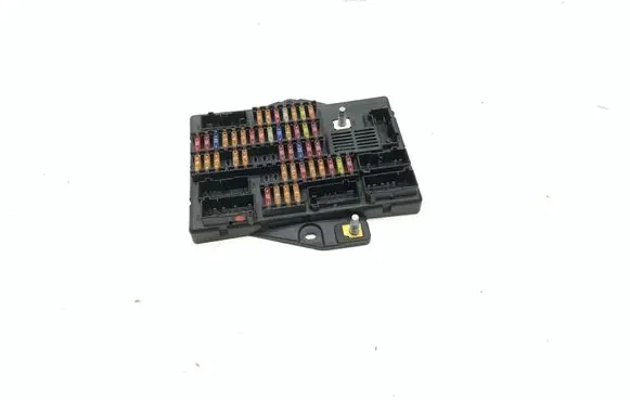 Jaguar XJ X350 Fuse module 2W9314A073CE