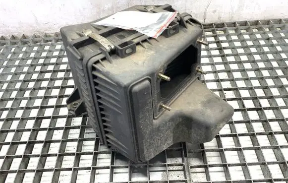 Mitsubishi Outlander Air filter box 