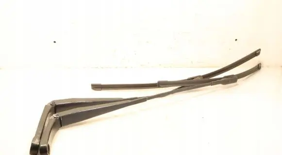 Volkswagen Jetta VI Front wiper blade arm 5C7955409