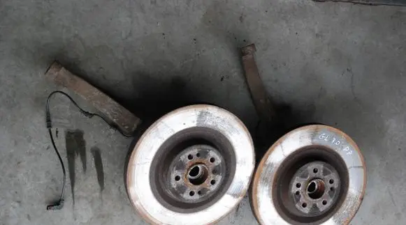 Mercedes-Benz GL X164 Front wheel hub GL164 225KM 2008R