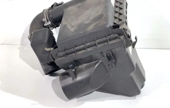 Toyota Auris E180 Air filter box 177050T060