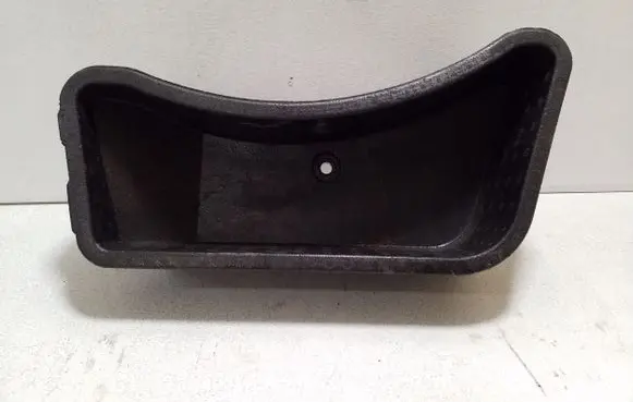 Volkswagen Touareg II Tool box 7P6863220