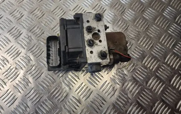 Volkswagen PASSAT B5.5 ABS Pump 4B0614517G 0265225124