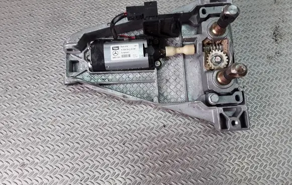 Mercedes-Benz C W203 Steering column adjust motor A2205400288