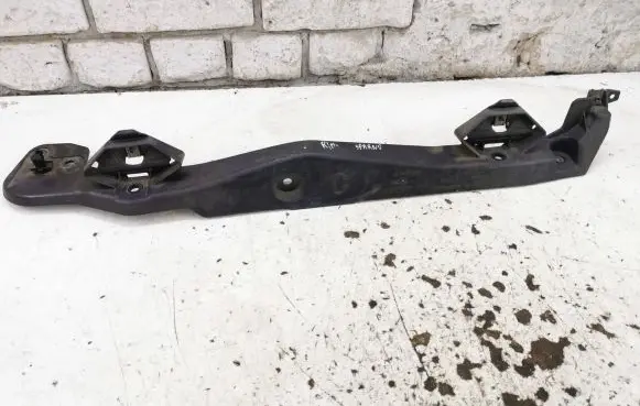 Renault Laguna III Fender mounting bracket 631220001R