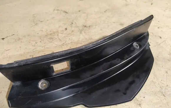 Subaru Legacy Rear/tail light trim molding 946050