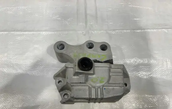 Jeep Compass Engine mounting bracket P68252999AB
