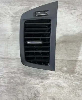 Volvo XC90 Dash center air vent grill 31417384 31366454 7786170