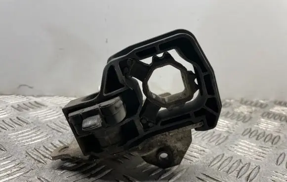 BMW 5 F10 F11 Radiator mount bracket 7186514 7207152 7211162