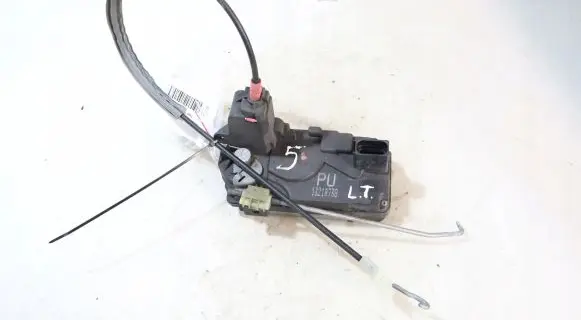 Opel Zafira B Rear door lock