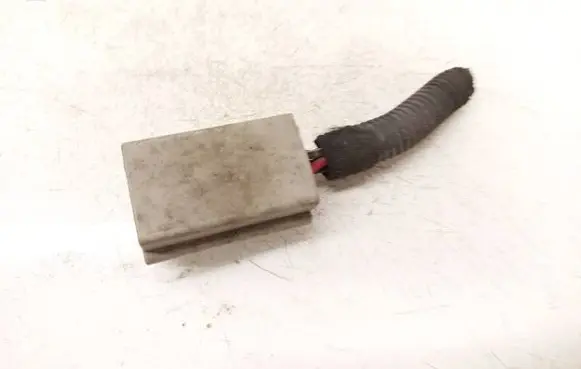 Opel Astra H Coolant fan relay 13178656