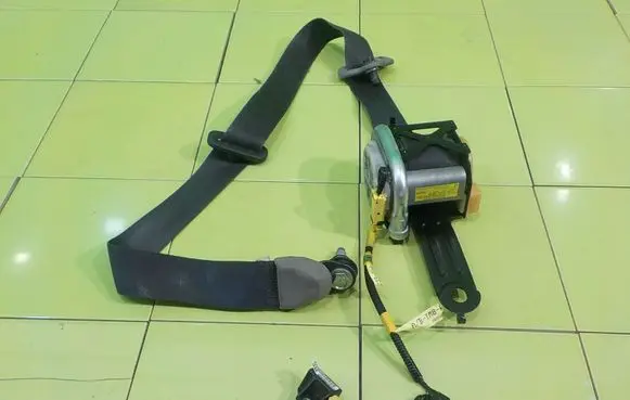 Honda Insight Front seatbelt TKAH3EJ530 BEZPIECZENSTWA