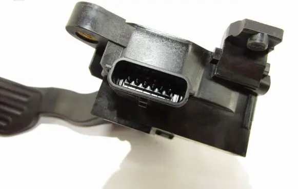 Nissan Juke I F15 Accelerator throttle pedal 9229011b