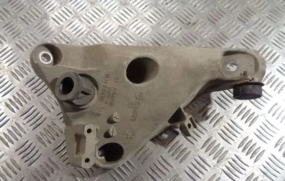 BMW X5 F15 Engine mounting bracket 6859785 2211685978501
