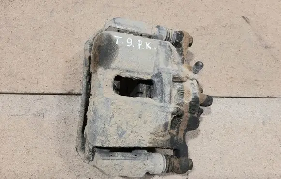 Honda FR-V Front brake caliper