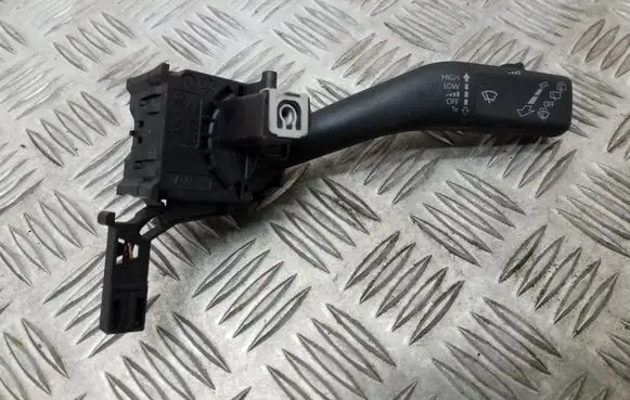 Volkswagen Golf V Wiper control stalk 1K0953519H
