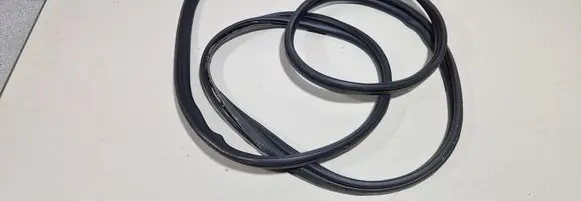 Ford B-MAX Trunk rubber seal (body) 