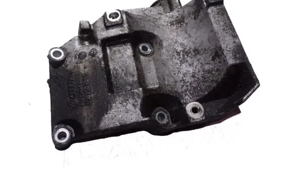 Audi A4 S4 B6 8E 8H A/C compressor mount bracket 038260885C
