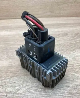 Opel Astra G Glow plug pre-heat relay 09132691 51299008 WithPlug