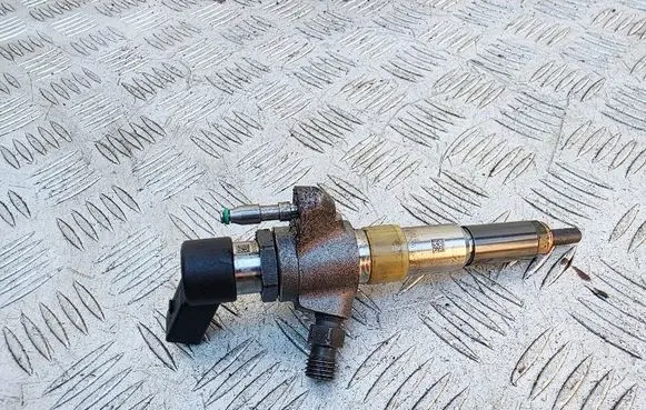 Fuel injector