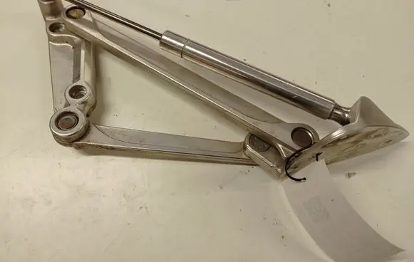 Volkswagen Phaeton Tailgate/trunk/boot hinge 3D5827583