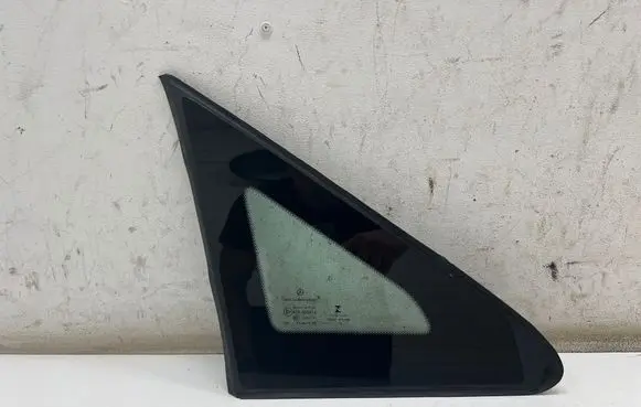 Mercedes-Benz Vito Viano W447 Front triangle window/glass A4476730205