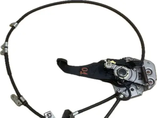 Hyundai Genesis Brake pedal WDF2R32DED