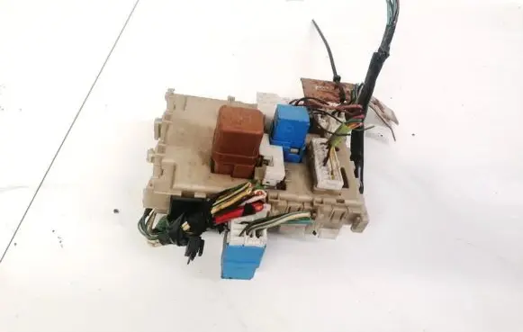 Nissan Almera N16 Fuse box set 243505M300 0724001