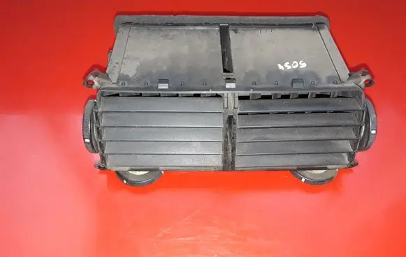 Suzuki Grand Vitara II Dash center air vent grill 7361064J0