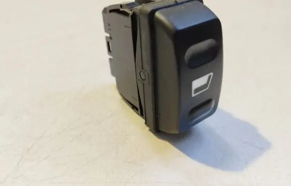 Citroen Xsara Picasso Quarter vent window switch 22681