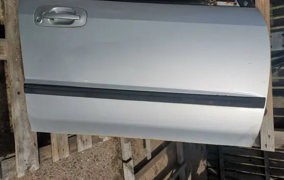 Subaru Impreza II Front door