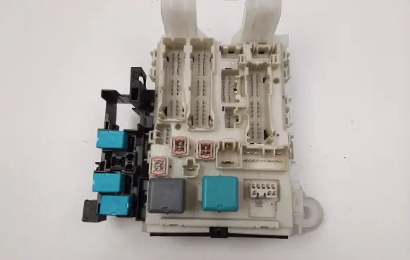 Toyota RAV 4 (XA30) Fuse module 5K172024