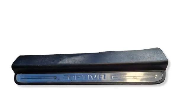 Chevrolet Captiva Front sill trim cover 20832149