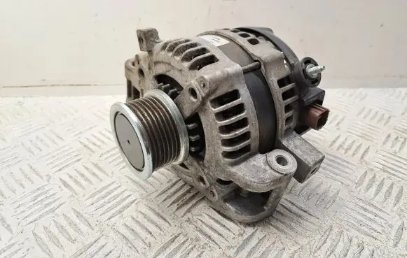 Toyota Avensis T250 Generator/alternator 270600G011 2741627010