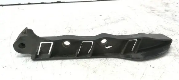 Front bumper mounting bracket