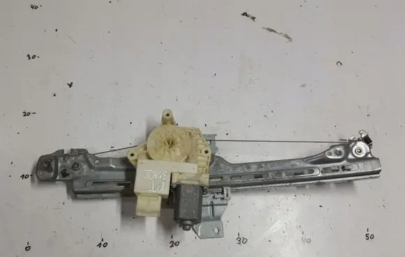 Peugeot 308 Rear door window regulator with motor 