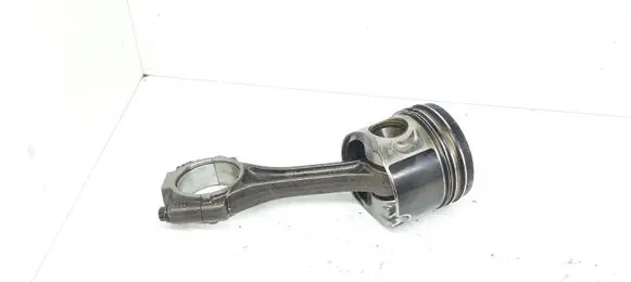 Volkswagen PASSAT B6 Piston with connecting rod 038LC
