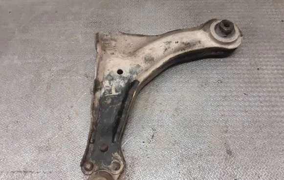 Mercedes-Benz Vito Viano W638 Front lower control arm/wishbone