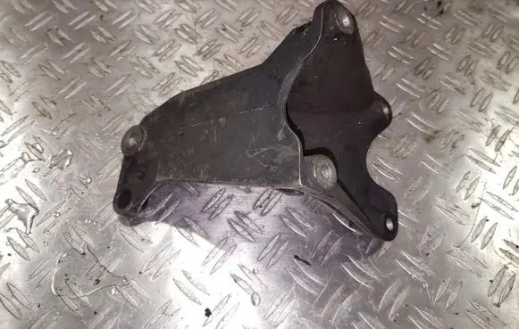 Volkswagen Golf III Engine mounting bracket 1H0199354A
