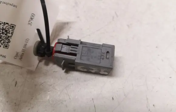 Opel Astra H Brake pedal sensor switch 09185907